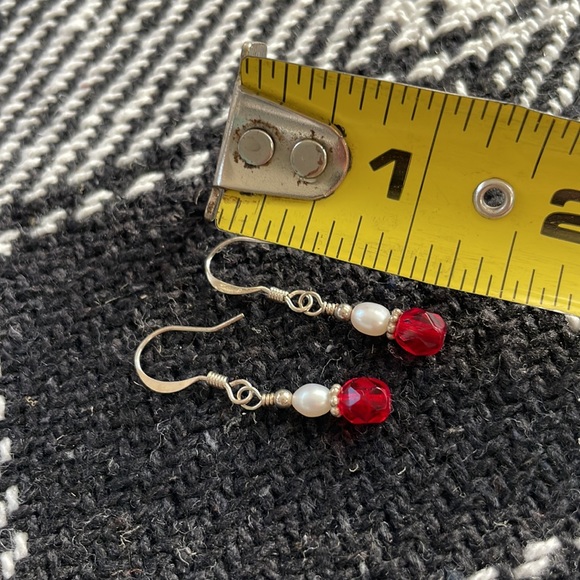 Pearl & Red Stone Silver Wire Earrings - Picture 3 of 3